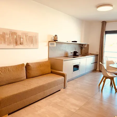 Marisabella 7 Apartment